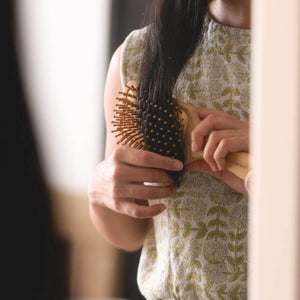 バンブーヘアブラシ